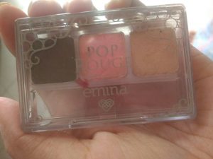 Review Pop Rouge Pressed Eye Shadow Emina