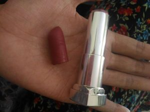Review Lipstik The Powder Mattes Maybelline Almond Pink